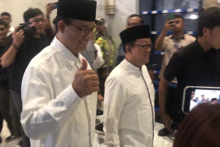 Capres nomor urut 1 Anies Baswedan bersama Ketua DPP Partai Nasdem Sugeng Suparwoto di Nasdem Tower, Menteng, Jakarta, Jumat (22/3/2024). 