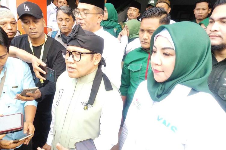 Ketua Umum Partai Kebangkitan Bangsa (PKB) Muhaimin Iskandar alias Cak Imin saat menghadiri acara bertajuk Deklarasi Ngarojong Gus Muhaimin Presiden 2024 di Gelanggang Olah Raga (GOR) Jonggol, Bogor, Jawa Barat, Kamis (10/8/2023).