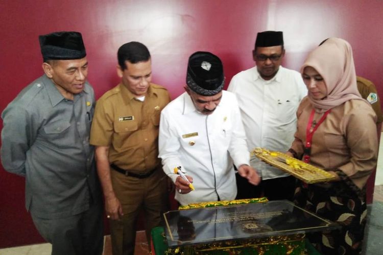 Bupati Aceh Utara, Muhammad Thaib resmi membuka museum pertama di dunia yang berisi peninggalan sejarah Kerajaan Samudera Pasai, di Desa Beuringen, Kecamatan Samudera, Aceh Utara, Selasa (9/7/2019)