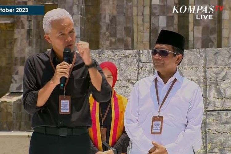 Bakal capres dan bakal cawapres, Ganjar Pranowo dan Mahfud MD di Tugu Proklamasi, Jakarta, Kamis (19/10/2023).