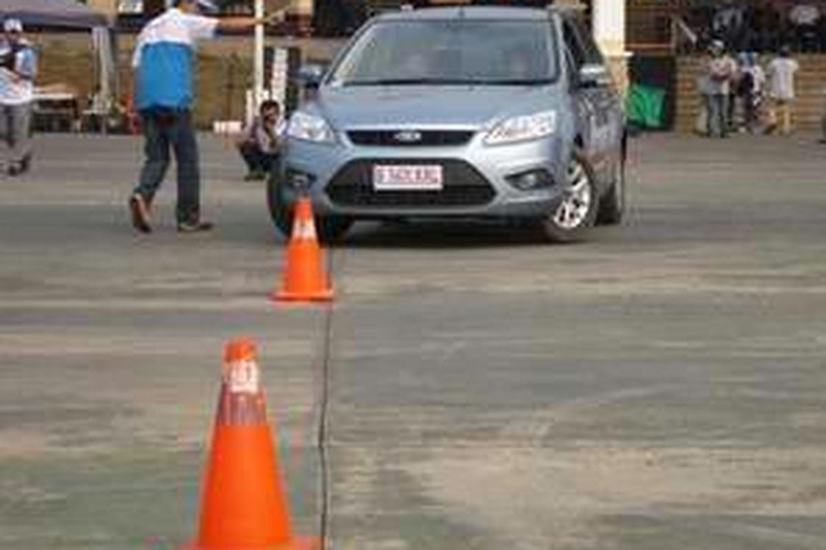 Salah satu praktik meliak-liuk di antara jajaran kun