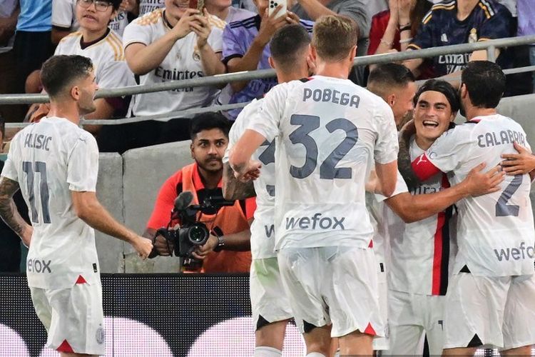 Selebrasi gol Luka Romero dalam laga Soccer Champions Tour Real Madrid vs AC Milan di Stadion Rose Bowl, Pasadena, Amerika Serikat, 23 Juli 2023. (Photo by Frederic J. BROWN / AFP)