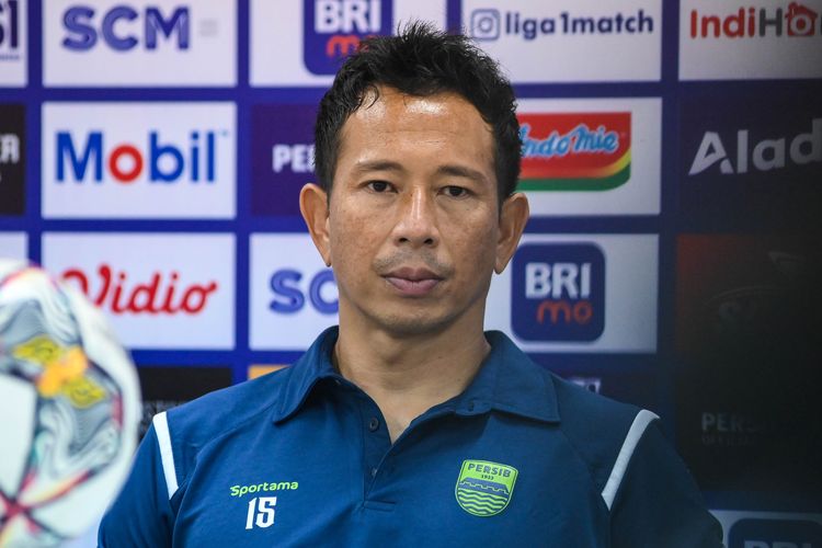 I Made Wirawan sosok penjaga gawang legenda Persib Bandung yang pensiun di akhir musim Liga 1 2022-2023.