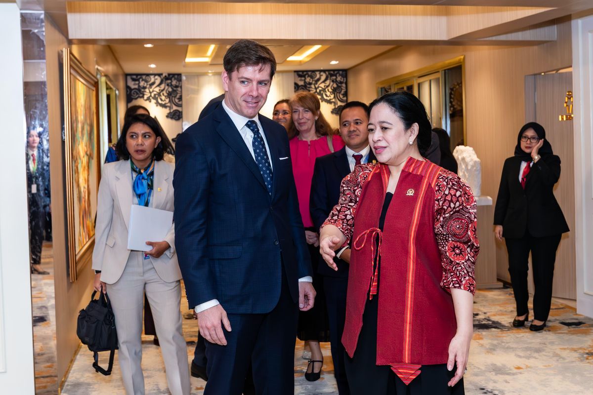 Ketua DPR RI Puan Maharani dalam pertemuan dengan Wakil Ketua DPR Ceko, Jan Skopecek, dalam Konferensi ke-19 Parliamentary Union of the OIC Member States (PUIC) yang digelar di Gedung DPR RI, Jakarta, Selasa (13/5/2025).