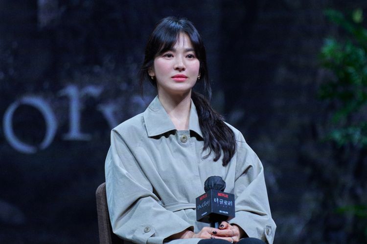 Aktris Song Hye Kyo saat konferensi pers virtual global jelang perilisan serial The Glory part 2, Rabu (8/3/2023).