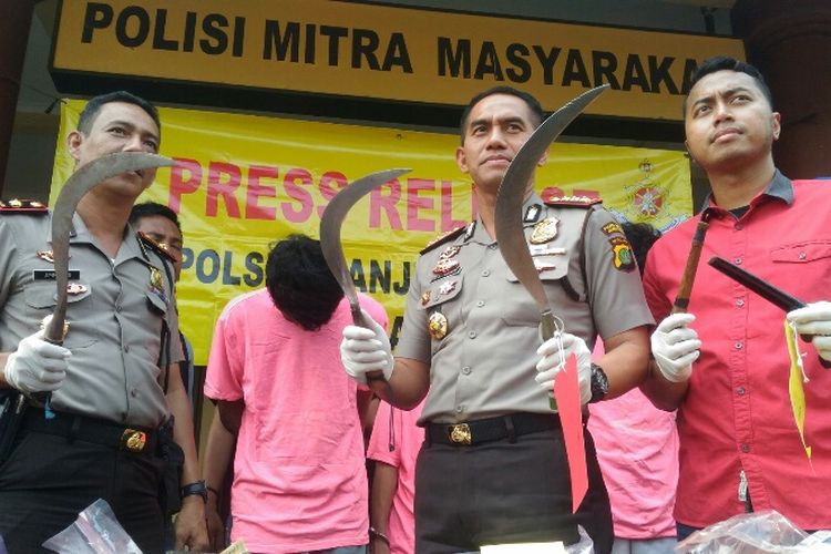 Kapolres Metro Jakarta Utara Kombes Pol Dwiyono saat merilis kasus pencurian dengan kekerasan di Mapolsek Tanjung Priok, Kamis (31/8/2017).