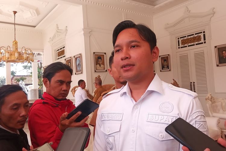 Soal Relokasi Eks Pedagang Puncak, Bupati Cianjur: Nanti Dipikirkan