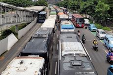 Polisi Klaim Sediakan Kantong Parkir Buat Bus Relawan Jokowi agar Tak Bikin Macet Kawasan GBK