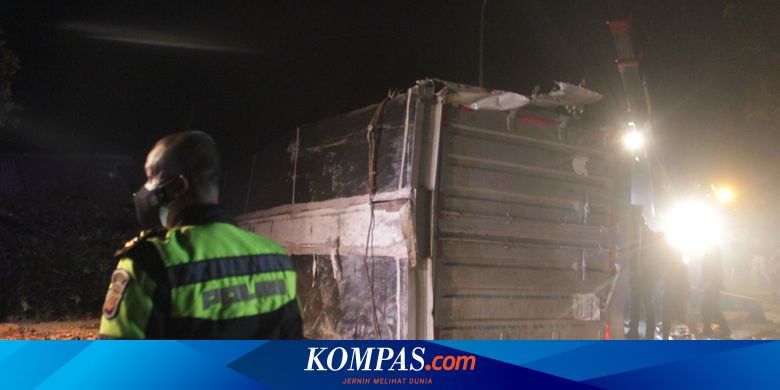 Diduga Rem Blong, Truk Tronton Tabrak 6 Kendaraan di Cianjur, 2 Orang Tewas, Begini Kronologinya - Vimarsana News