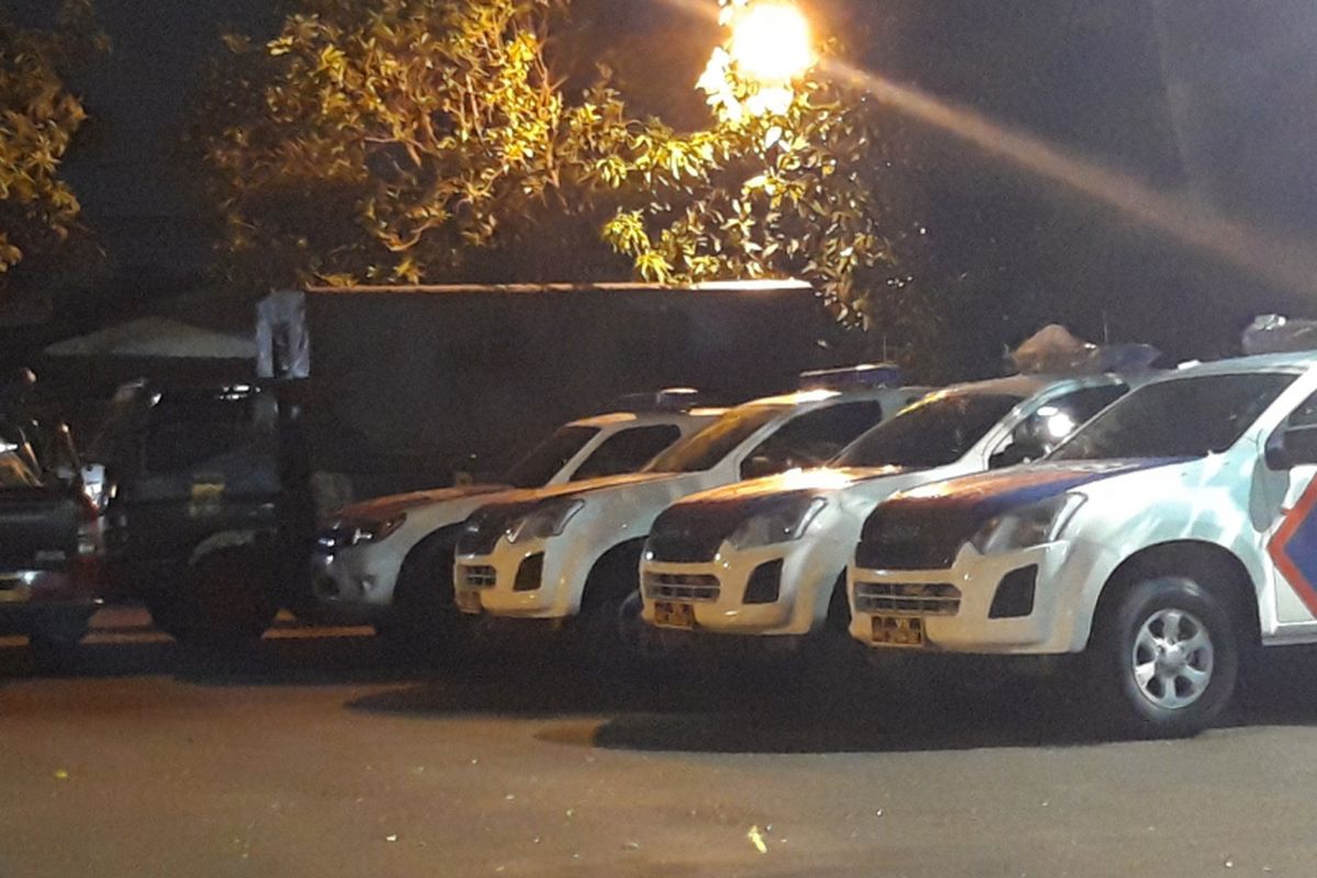 Tiga unit mobil patroli baru sudah terparkir di halaman Polsek Ciracas, Jakarta Timur, Jumat (14/12/2018)