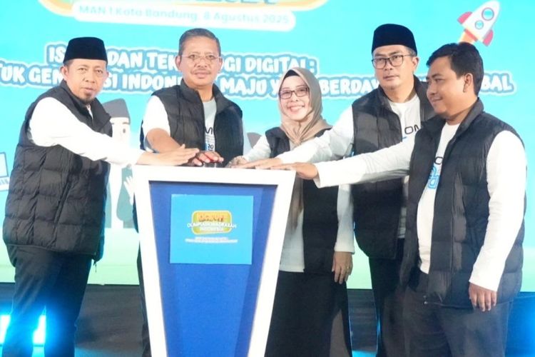 Kick off Olimpiade Madrasah Indonesia (OMI) 2025 berlangsung di Aula MAN 1 Kota Bandung, Jawa Barat, Jumat (8/8/2025). OMI 2025 mengintegrasikan Kompetisi Sains Madrasah (KSM) yang berlangsung sejak 2012, dan Madrasah Young Researcher Supercamp (MYRES) yang dimulai pada 2018.
