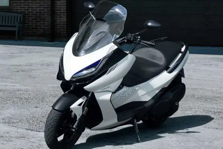 Zontes ZT500, pesaing Yamaha TMax dari China