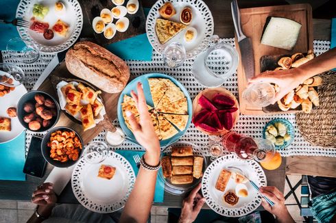 5 Bahaya Makan Tengah Malam yang Tak Boleh Disepelekan