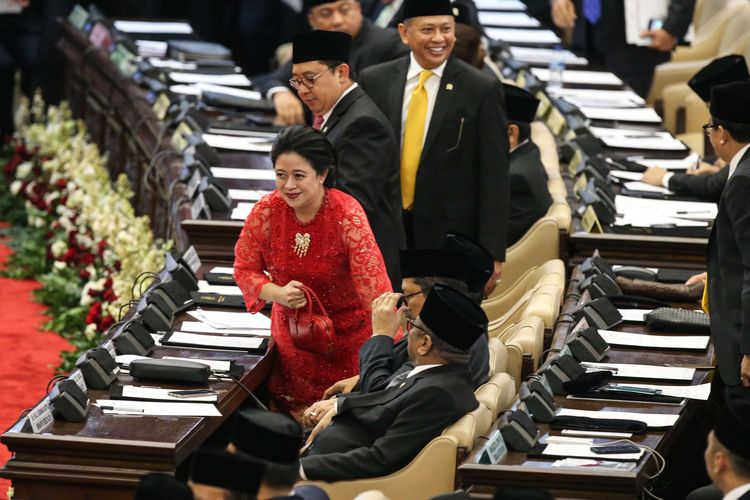 Puan Maharani saat pelantikan anggota DPR, DPD, dan MPR periode 2019 - 2024 pada sidang paripurna di Kompleks Parlemen, Senayan, Jakarta, Selasa (1/9/2019) pagi.