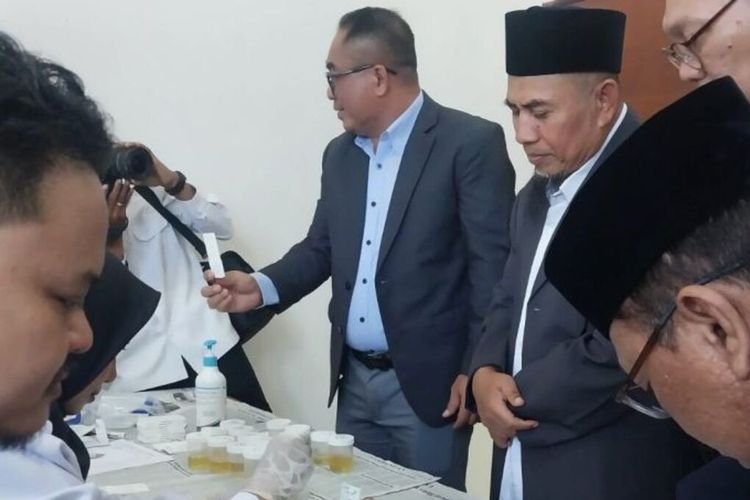 Puluhan Anggota DPRD NTB Dites Urine Usai Rapat Paripurna, 24 Orang Tak Hadir