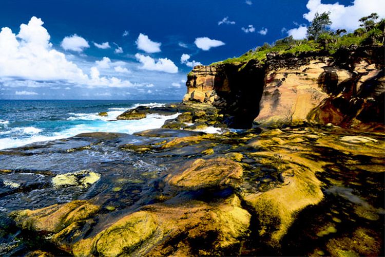 Keindahan objek wisata Tanjung Datuk di Kabupaten Natuna