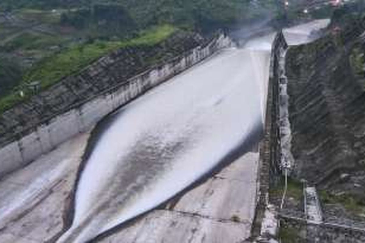 Kondisi Waduk Jatigede, Kabupaten Sumedang, Jawa Barat, Kamis (17/3/2016). 