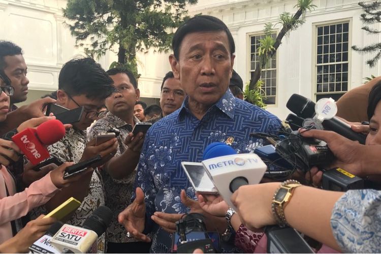 Menteri Koordinator Politik Hukum dan Keamanan Wiranto.