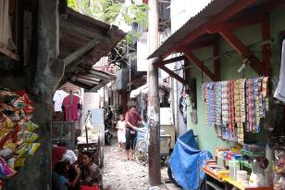 Kawasan di RW 013, Kelurahan Pademangan Barat, Jakarta Utara, yang direncanakan menerima program Kampung Deret, Selasa (22/4/2014).