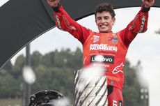 Asih dan Warga Aceh Tamiang Semringah Wakapolri Datang-Beri Bantuan Makanan