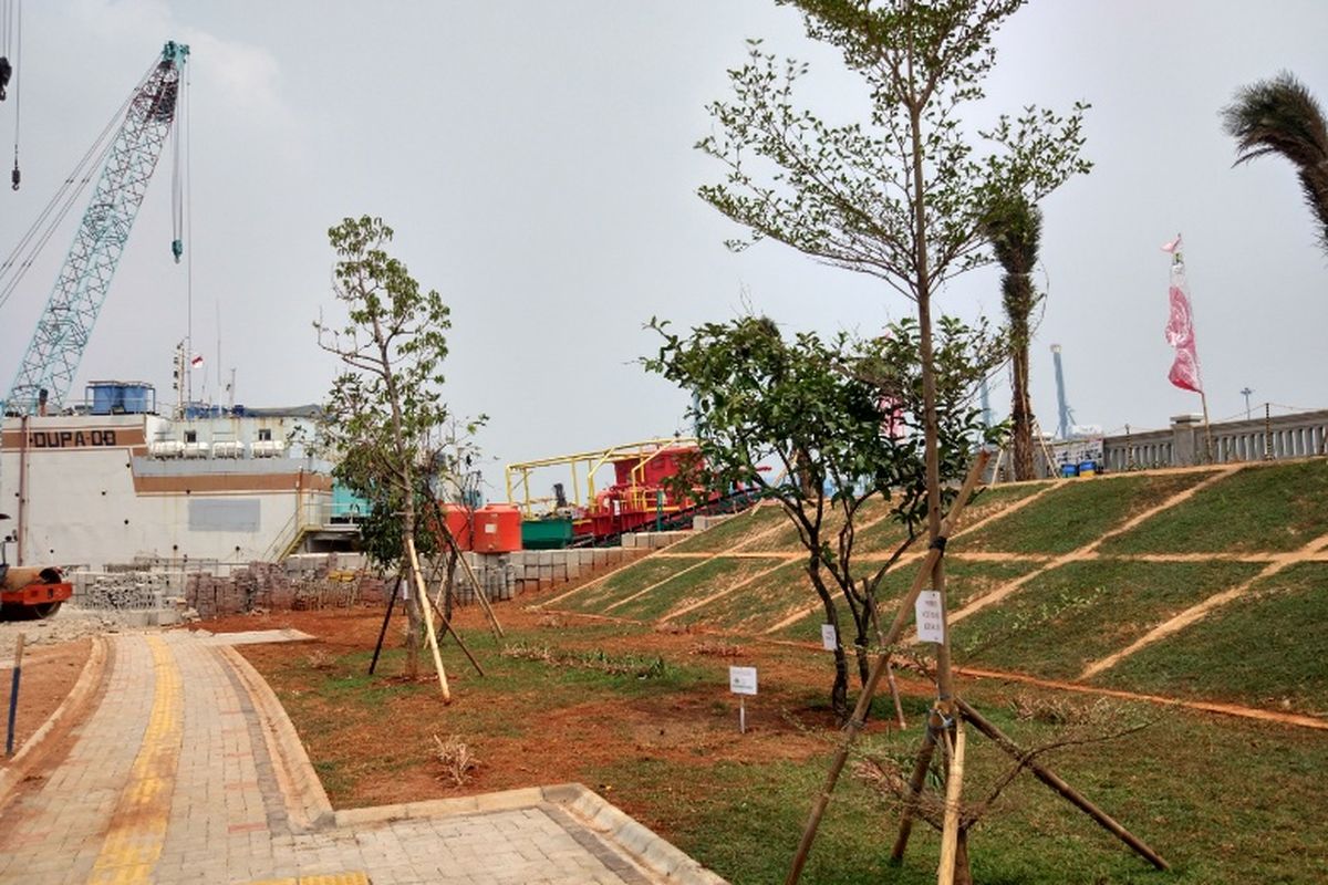 Ruang Publik Terbuka Ramah Anak (RPTRA) di tanggul laut Kali Baru, Cilincing, Jakarta Utara. Gambar diambil Selasa (5/9/2017).