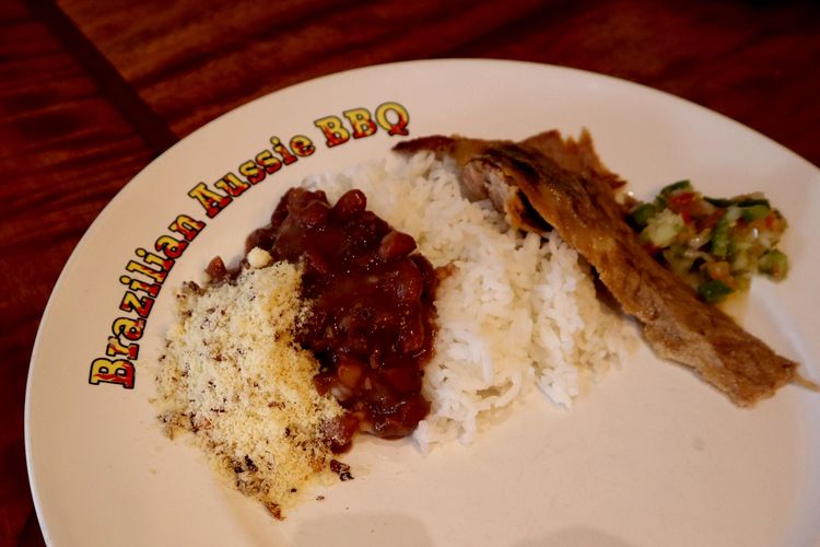 Fejoada, Farofa dan sebagai pelangkap untuk makan Picanha.