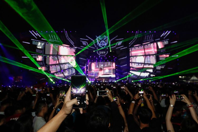 Suasana Djakarta Warehouse Project 2019 di JI Expo Kemayoran, Jakarta, Jumat (13/12/2019).