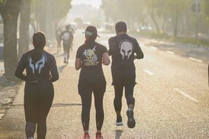 Cerita Pekerja Jakarta, Konsisten Lari demi Bisa Kurangi Jam WFO