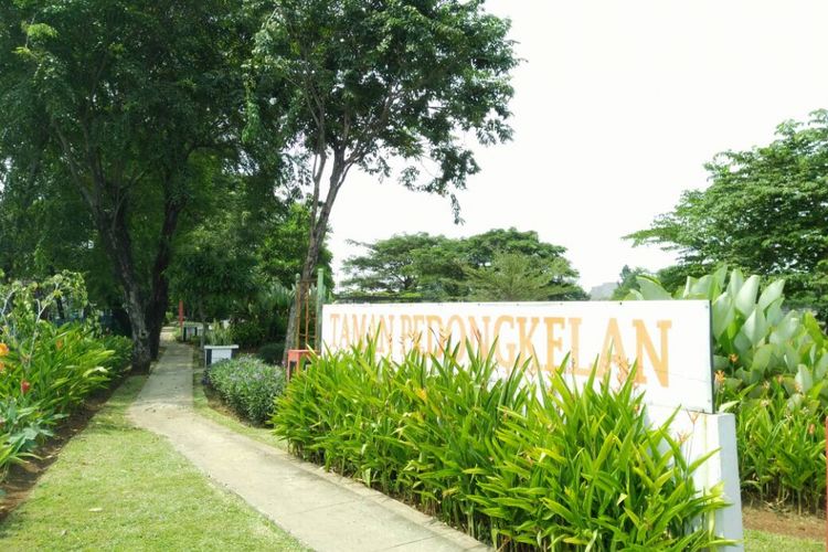 Taman Pedongkelan di Cengkareng seakan menjadi oasis di tengah gurun, Sabtu (22/4/17).