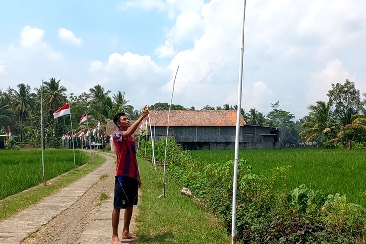 Sejumlah Bendera Yang Dipasang Warga Desa Gintungan Hilang Dicuri 