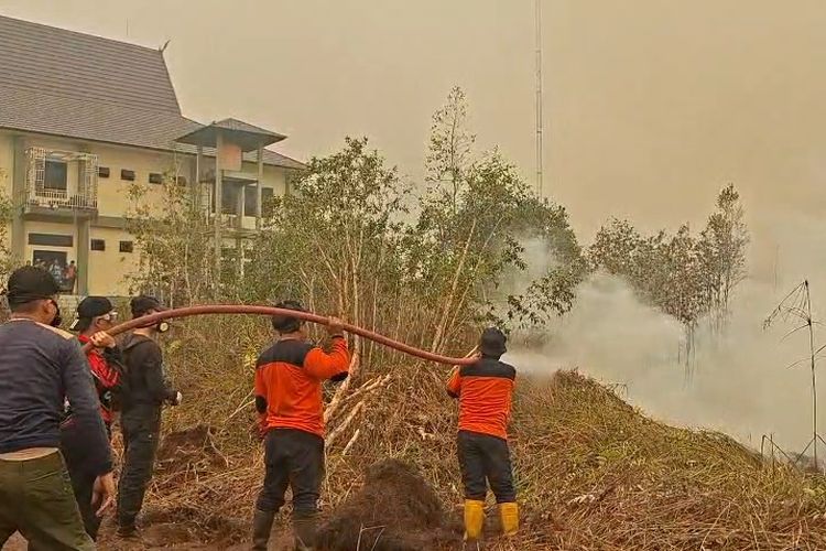 Karhutla Ancam Kantor Pemkot Palangka Raya, Api Dekati Gedung Dishub