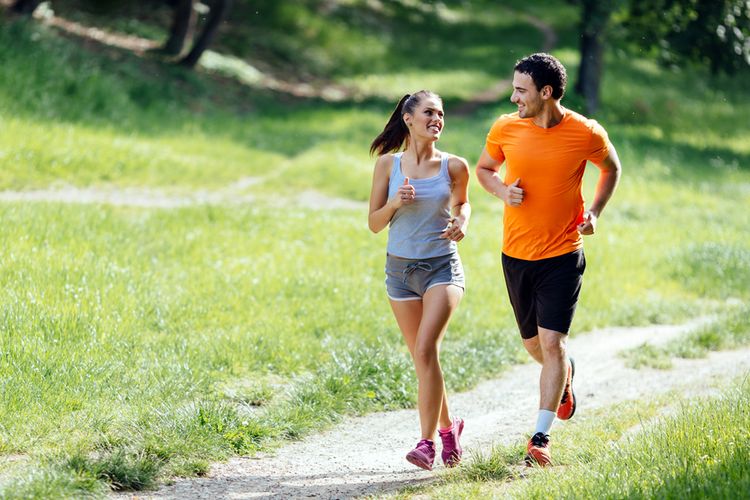 Ilustrasi jogging. Jogging memiliki banyak manfaat untuk kesehatan fisik dan pikiran.