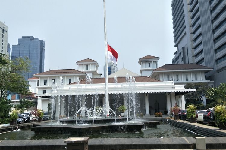 Mengapa Bendera Merah Putih Dikibarkan Setengah Tiang? Ternyata Ada Aturan dan Maknanya