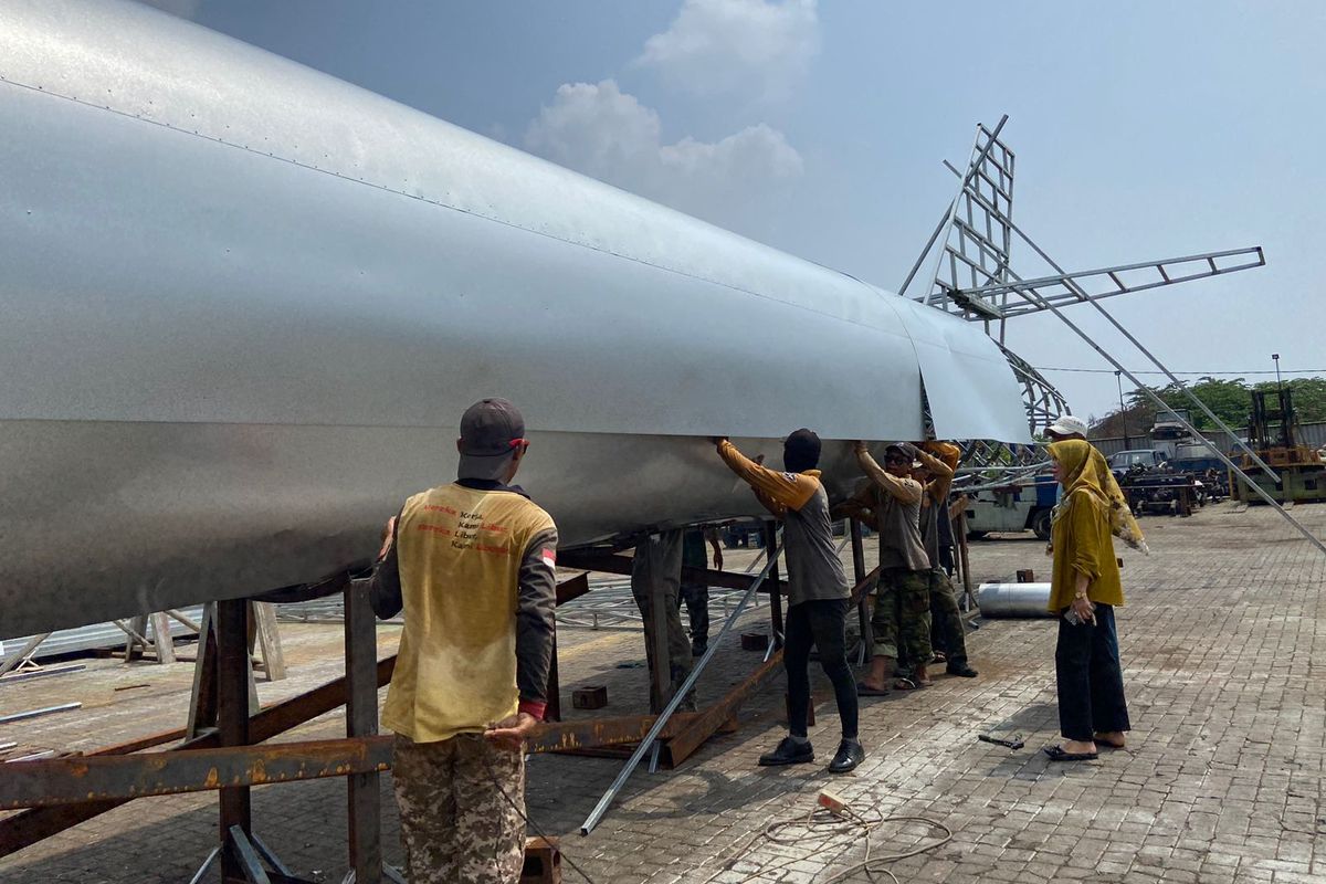 Replika Il-28 yang sudah mulai terlihat penampakannya