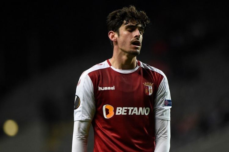 Pemain depan Sporting Braga, Francisco Trincao bereaksi selama putaran 32 pertandingan leg kedua UEFA Europa League antara SC Braga dan Rangers di stadion Municipal di Braga pada 26 Februari 2020.