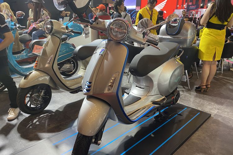 Vespa elettrica diskon Rp 103 juta di IIMS 2024, stok terbatas