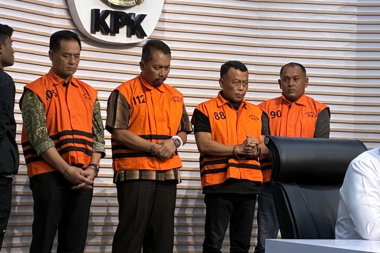 Pakai Rompi Oranye, Sugiri Sancoko Jalani Sidang Perdana Kasus Gratifikasi Rp 1,25 Miliar