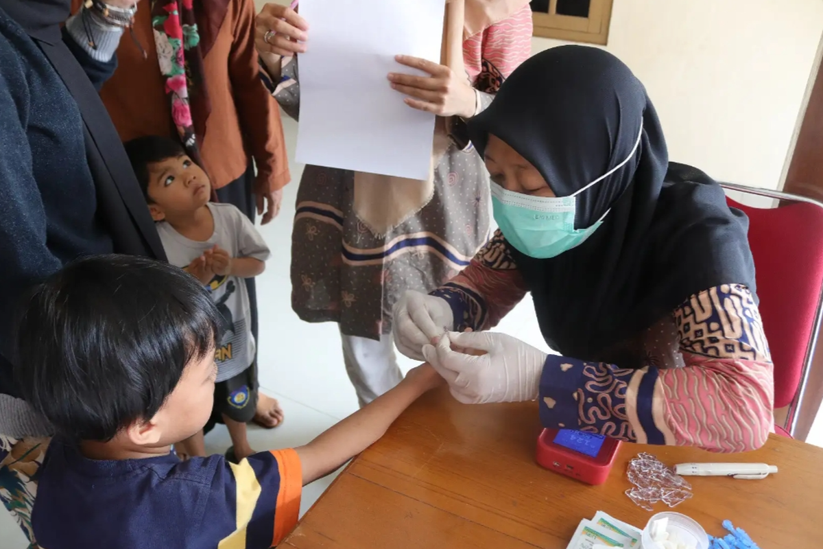 Badan Riset dan Inovasi Nasional (BRIN) melalui Pusat Riset Teknologi dan Proses Pangan (PRTPP) telah melakukan intervensi pemberian makanan tambahan (PMT) sumber protein hewani diperkaya daun kelor pada 33 balita stunting dan anemia di Kalurahan Kelor dan Wiladeg, Kapanewon Karangmojo, Gunungkidul sejak bulan Maret-Mei 2024.