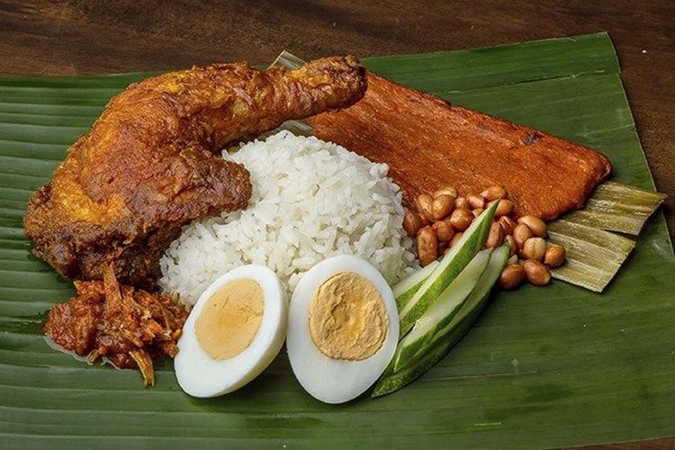 Ilustrasi nasi lemak di Malaysian Food Street.