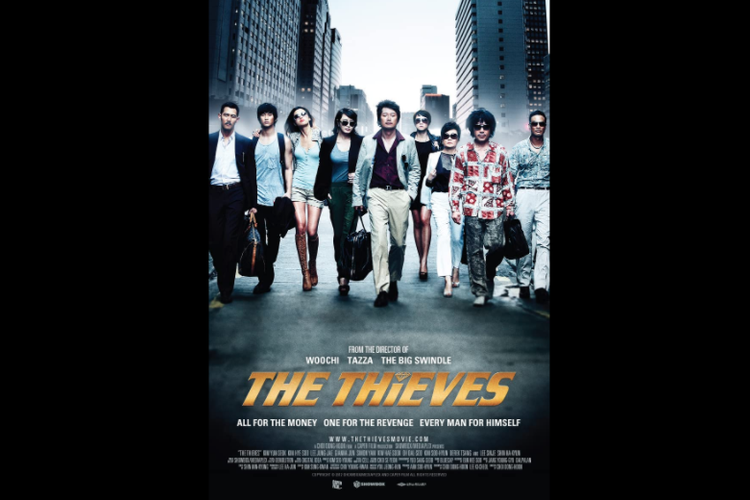 Para tokoh utama dalam poster film Korea, The Thieves (2012).