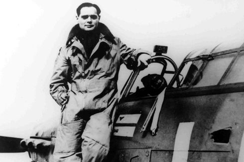 Kutipan Inspiratif Douglas Bader, Pilot Tanpa Kaki yang Ditakuti Jerman