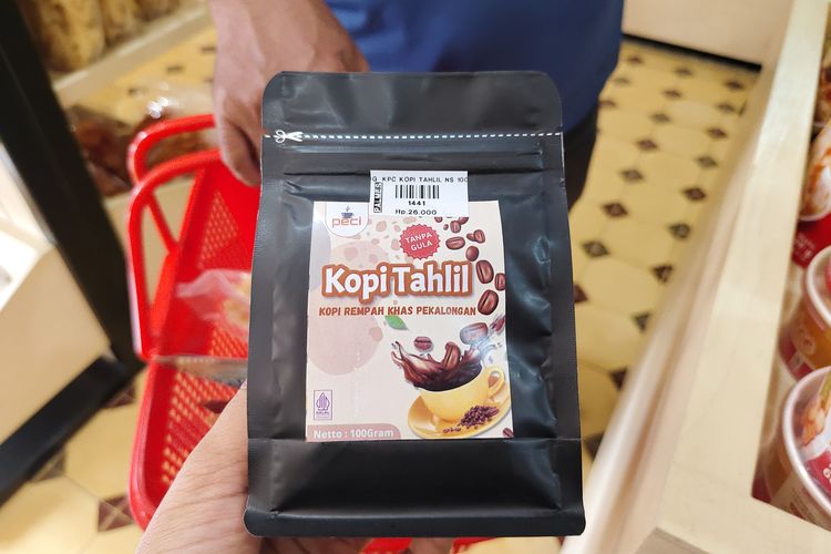 Kopi Tahlil, salah satu oleh-oleh khas Pekalongan, Jawa Tengah, Minggu (28/7/2024). 