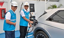 Tinjau SPKLU Bandung, Dirut PLN Pastikan Seluruh Infratruktur EV Siap Layani Masyarakat 24 Jam 