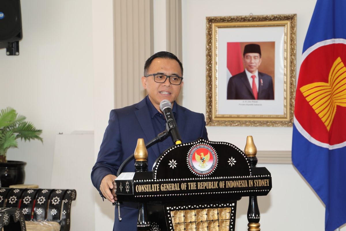 Menteri Pendayagunaan Aparatur Negara dan Reformasi Birokrasi (Menpan-RB) Abdullah Azwar Anas saat memberikan keterangan pers di Konsulat Jenderal Republik Indonesia (KJRI) di Sydney, Australia, Kamis (19/10/2023).