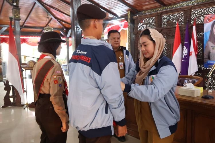 Lepas 48 Pramuka Penggalang Ikuti Jamnas XII, Bupati Brebes Pesan Jaga Nama Daerah