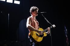 Bawakan Senorita di Konser Sentul, Shawn Mendes Ditemani "Rekan" Duet