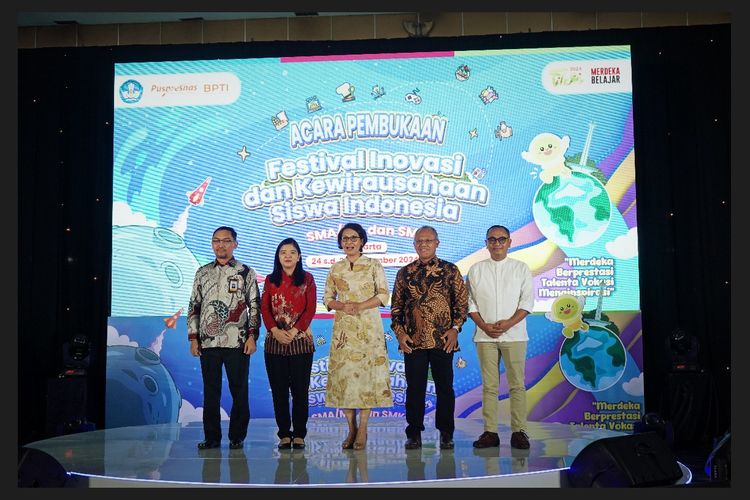 Festival Inovasi dan Kewirausahaan Siswa Indonesia (FIKSI) kembali hadir di Smesco Convention Hall, Jakarta Selatan mulai 24 sampai dengan 29 September 2024.
