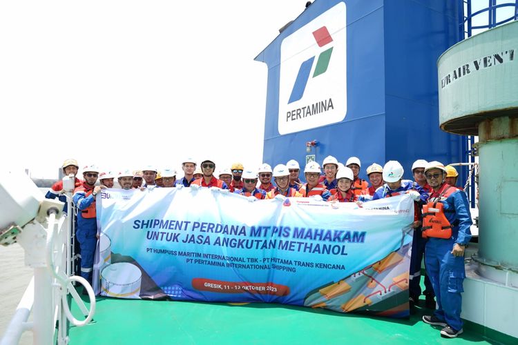 Kapal PIS Mahakam mengangkut kargo petrokimia methanol dari Bontang menuju Gresik yang menandakan ekspansi pasar PT PIS.
