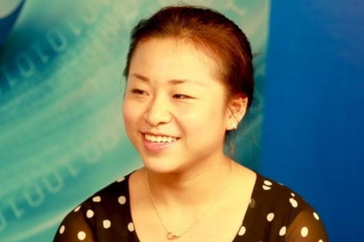 Pebulu tangkis nomor ganda putri sekaligus ganda campuran China, Ma Jin tersenyum saat diwawancara televisi swasta di China.