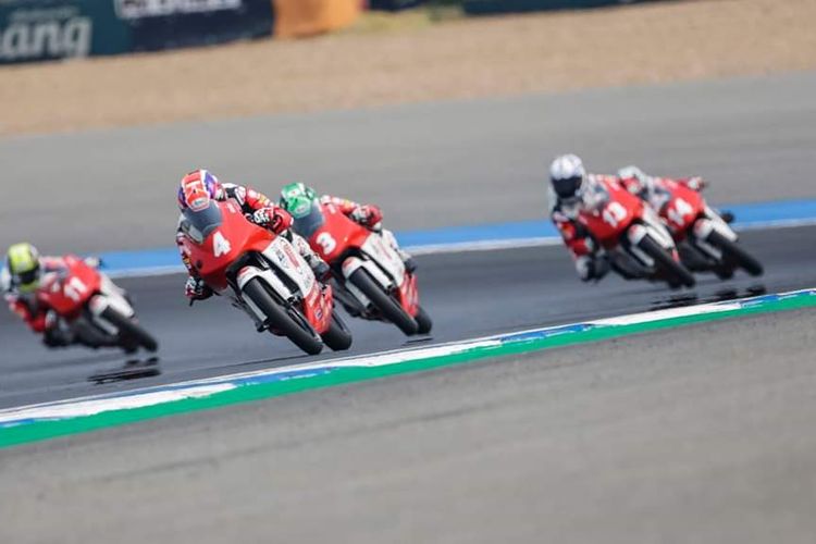  race 1 ajang Asia Talent Cup seri ke-2 di Buriram, Thailand, yang diikuti pebalap muda binaan AHM